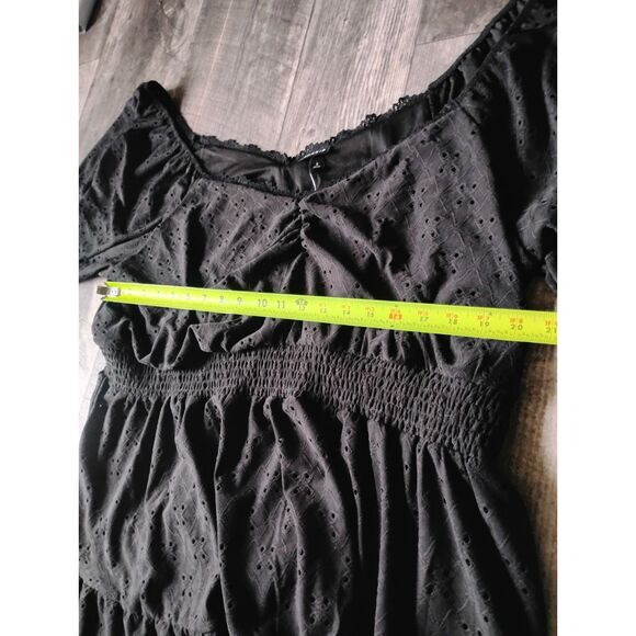 Torrid Women's Size 4 (4X) Black Eyelet Top -NWT - Picture 4 of 8